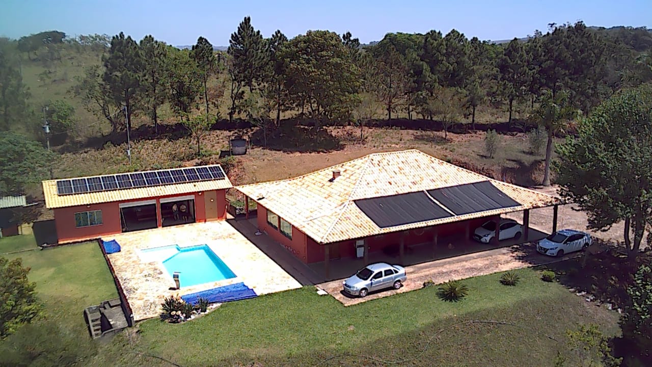 🌄 SÍTIO TURINHOS 05 – Linha do Oeste  Localizado na Linha do Oeste, após a quadra do Minas Oeste, próximo ao Condomínio Vila Toscana, sentido Comunidade da Lavrinha. Espaço reservado e tranquilo para confraternizações e eventos familiares. Não fornecemos roupa de cama e banho. Cadeiras de ferro, tendas e ornamentação são cobradas à parte.